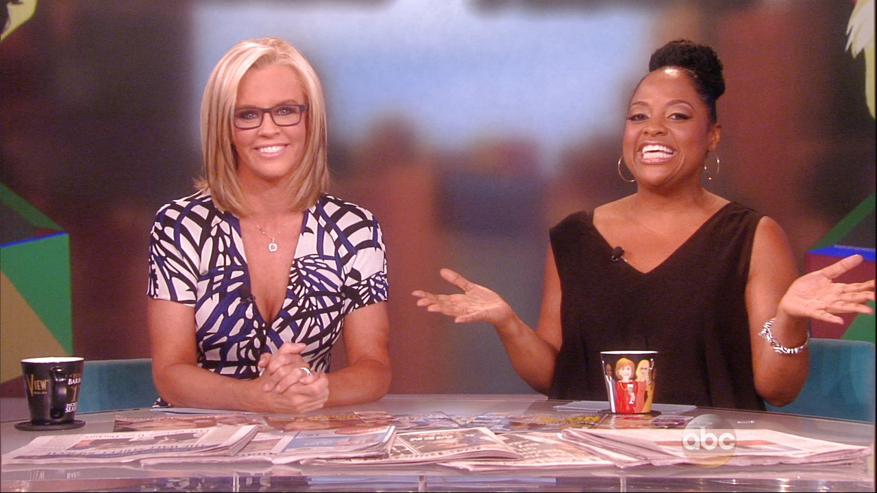 VIEW_3815_WHATSPOPNWITHSHERR_SHOWCLIP_f6283c925c8d425ea776